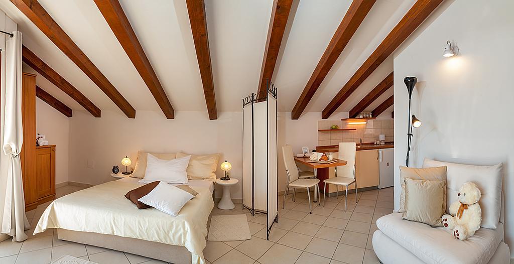 Villa Croatica Apartments Zaboric Exterior photo