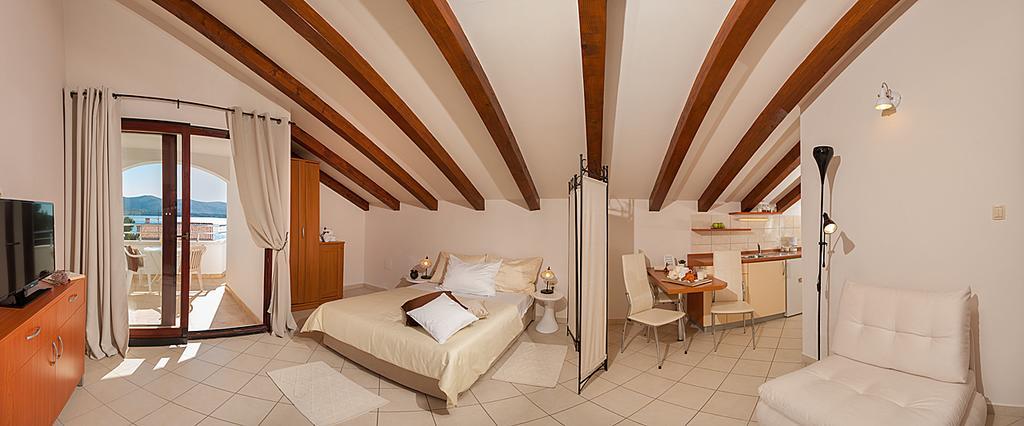 Villa Croatica Apartments Zaboric Exterior photo